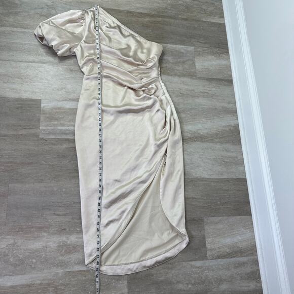 Elliatt Cinda Dress in Pearl - Picture 6 of 10